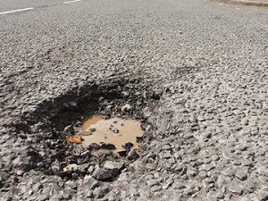 pothole repair Almodington